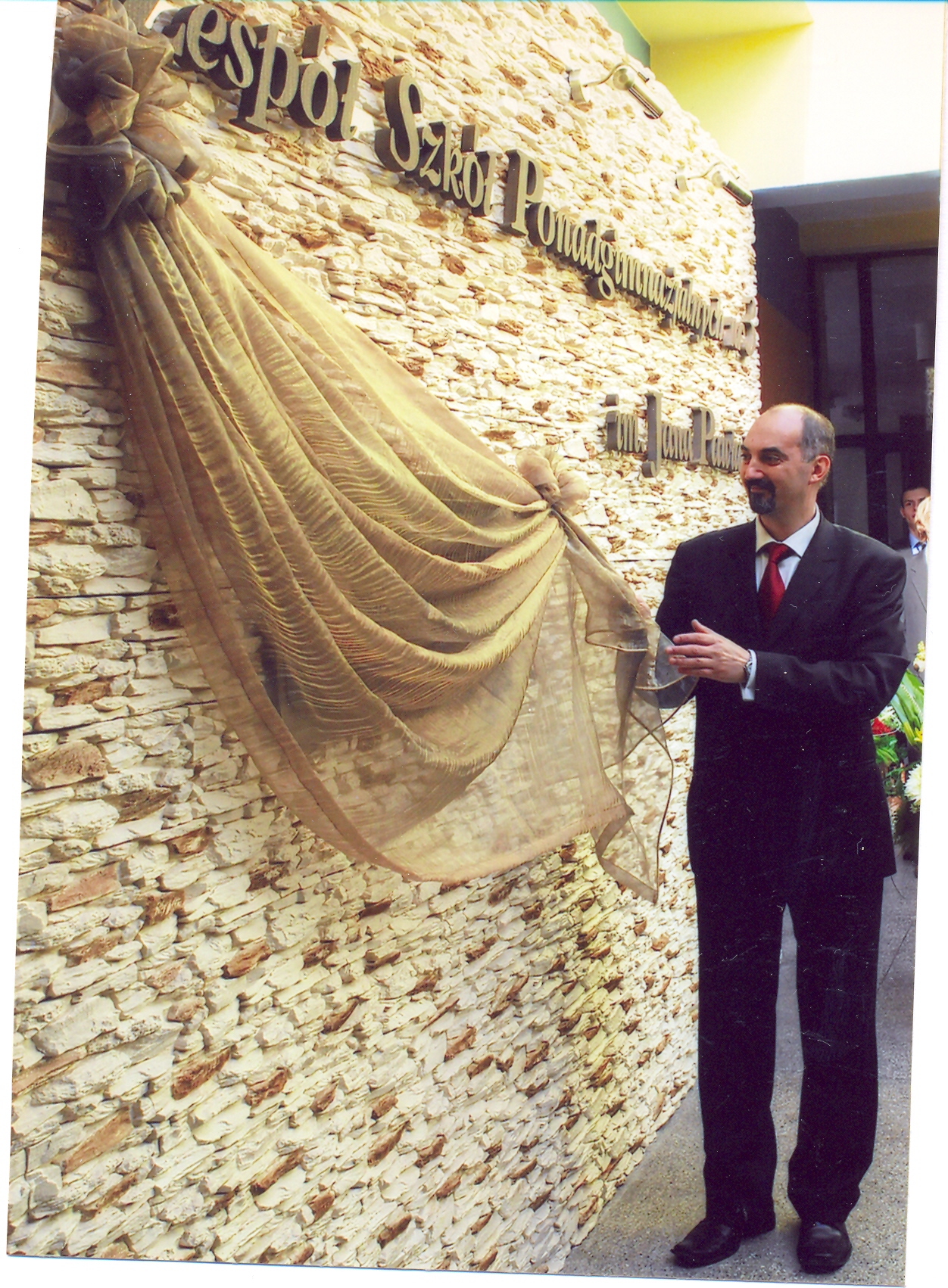 Odsłonięcie tablicy przez prezydenta Miasta Jaworzna Pawła Silberta.