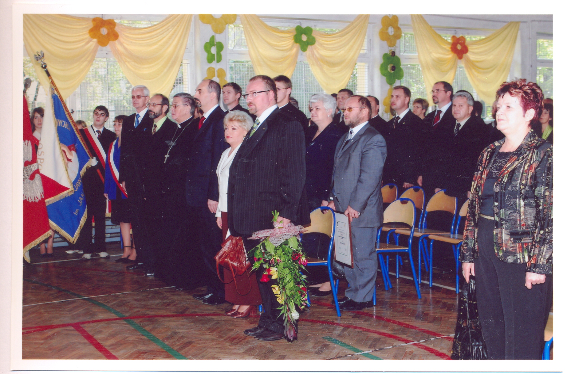 Uroczysta akademia w budynku szkoły przy ul. Północnej 9a.